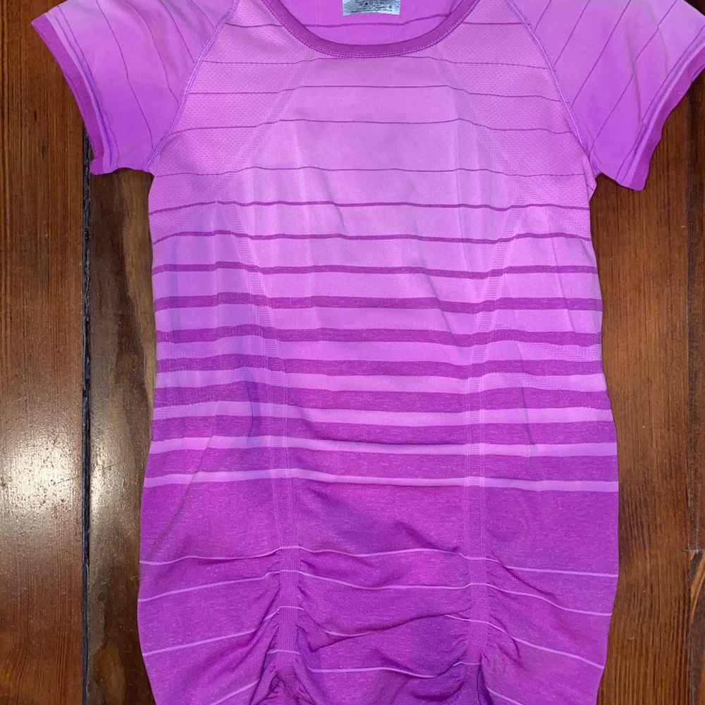 Athleta top size small